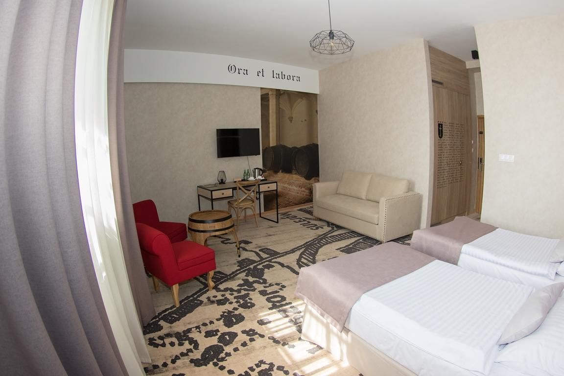 Отель Best Western Plus Hotel Podklasztorze Сулеюв